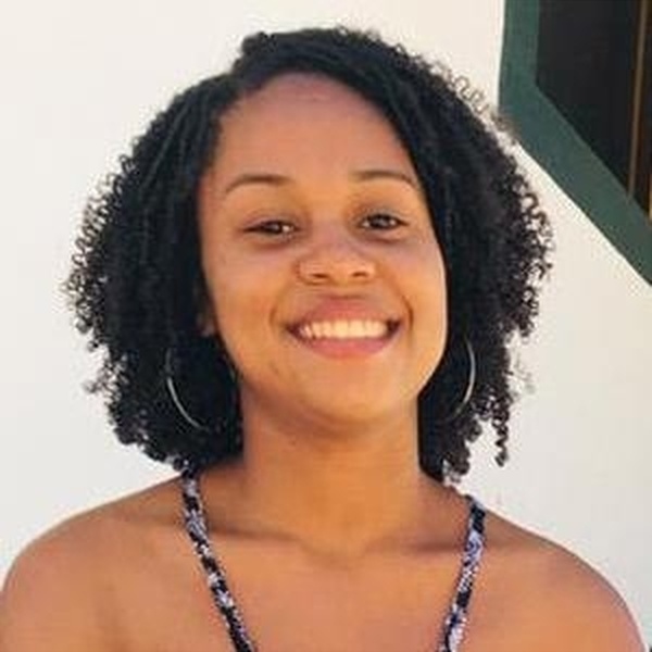 Viviane - Professor de matemática - Teófilo Otoni