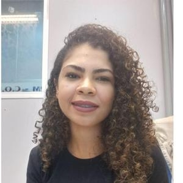 Renata - Professor de administração - São Luís