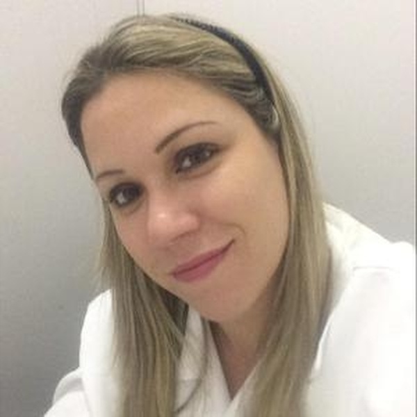 Juliana - Professor de biologia - Cuiabá