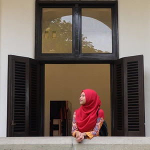 May Ratih Bintang - Guru matematika - Surakarta