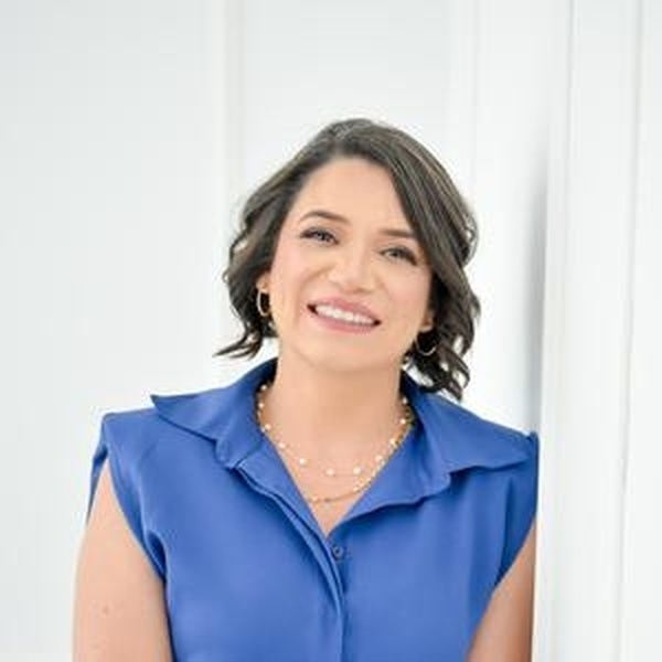 Camila - Professor de português - Volta Redonda (Rio de Janeiro)