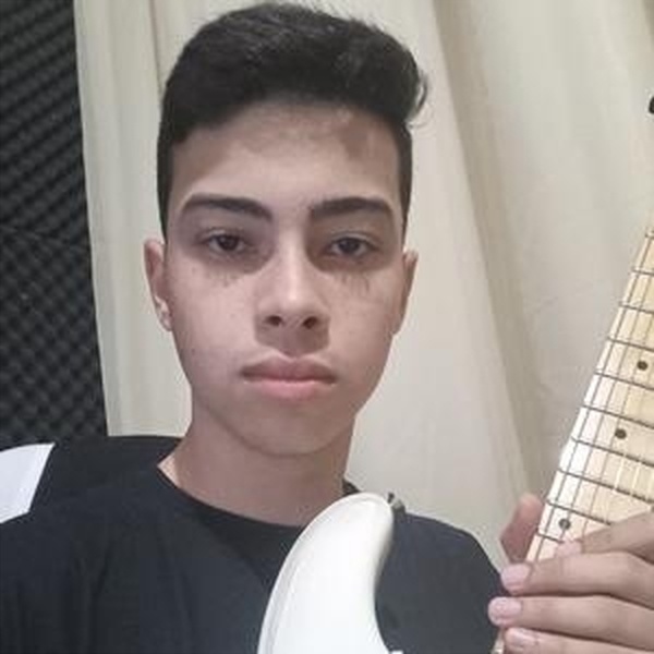Gabriel - Professor de guitarra - Ipanema (Minas Gerais)