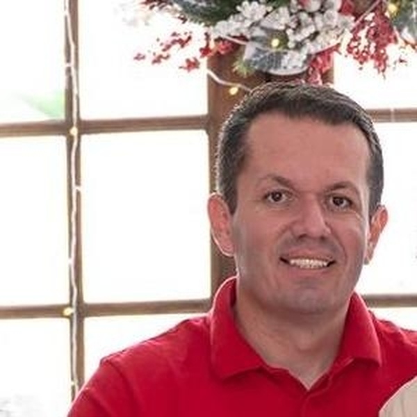 Leandro - Professor de comunicação - Pouso Alegre