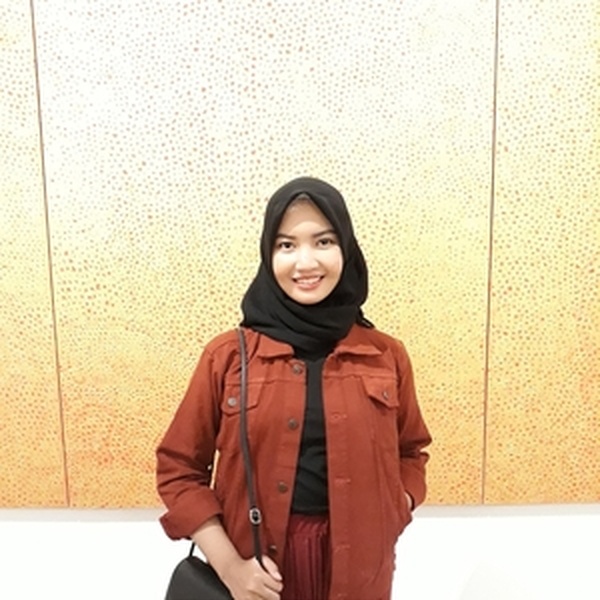 Nadya - Guru bahasa inggris - Bekasi