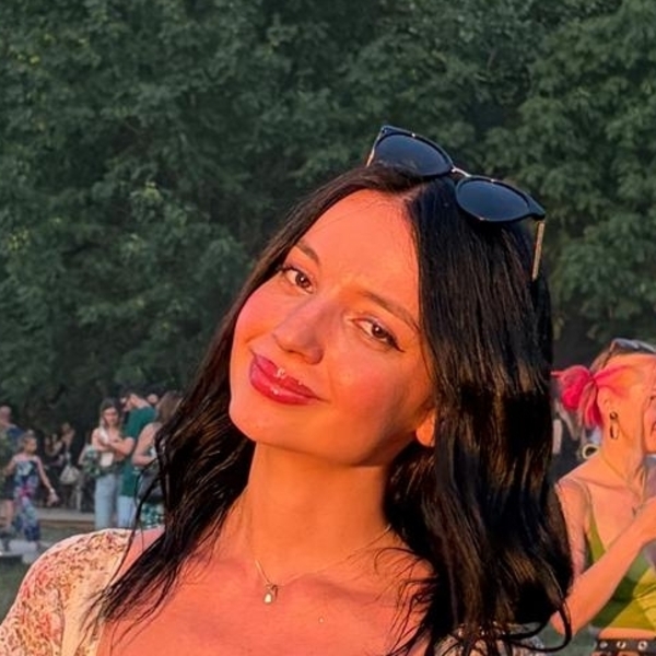 Ilinca - Profesor de biologie - București