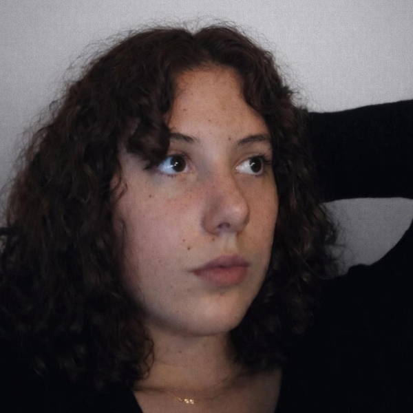Emilie - Prof de lecture - Paris