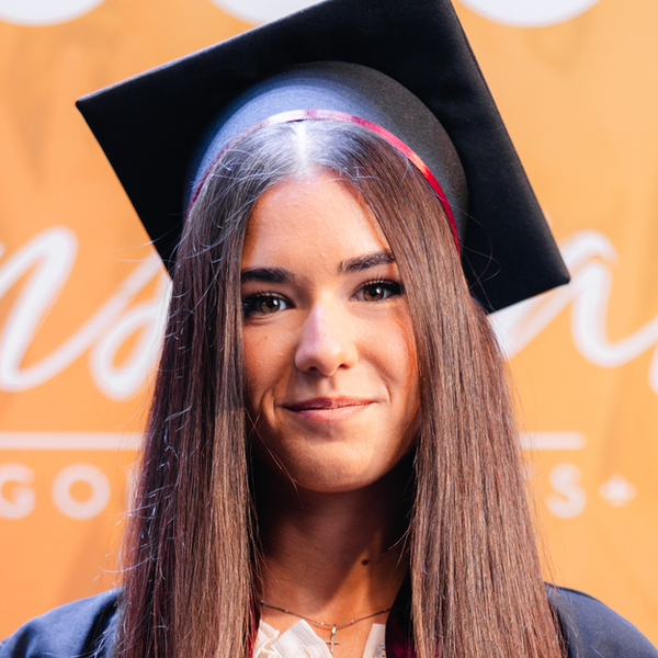 Federica - Profesor de biologie - Piatra Neamț