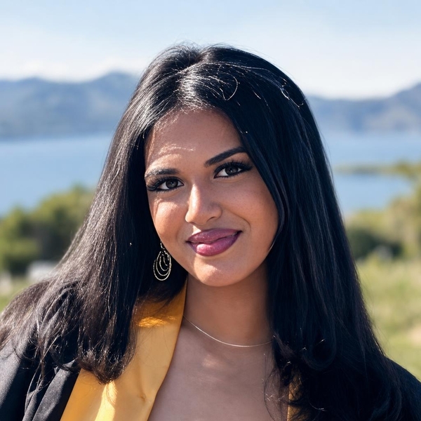 Aarshia - Math tutor - Hamilton