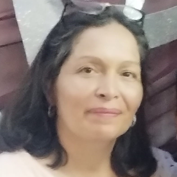 Vanesa - profesor de derecho - 