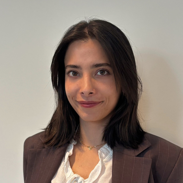 Ava - French tutor - Surrey