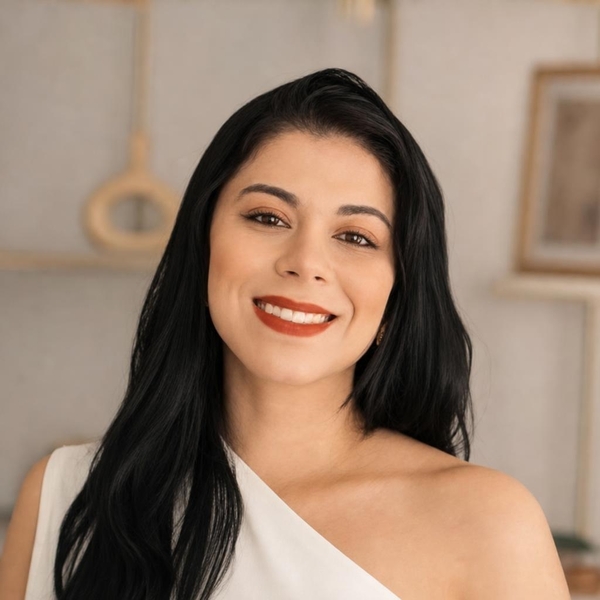 Camila - Professor de Finanças - São Paulo