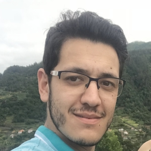 Hugo - Professor de biologia - Braga