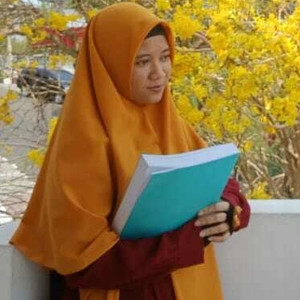 Anastasya - Guru kaligrafi arab - Malang