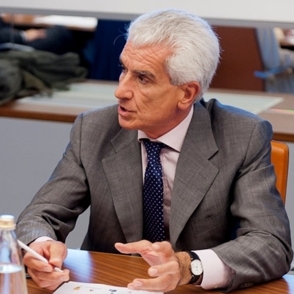 Claudio - Prof d'économie - Metz