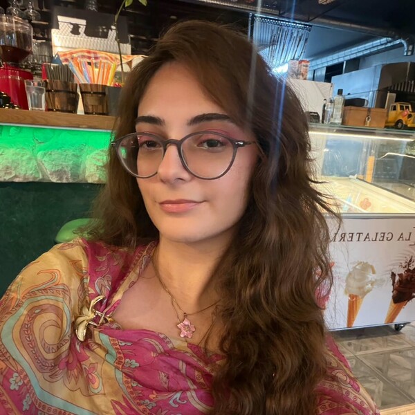 Elif - İngilizce öğretmeni - Malatya