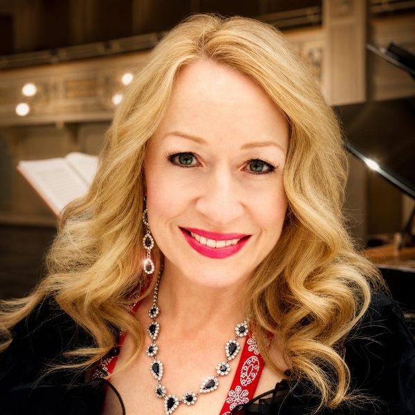Lynnette - Piano teacher - Murray