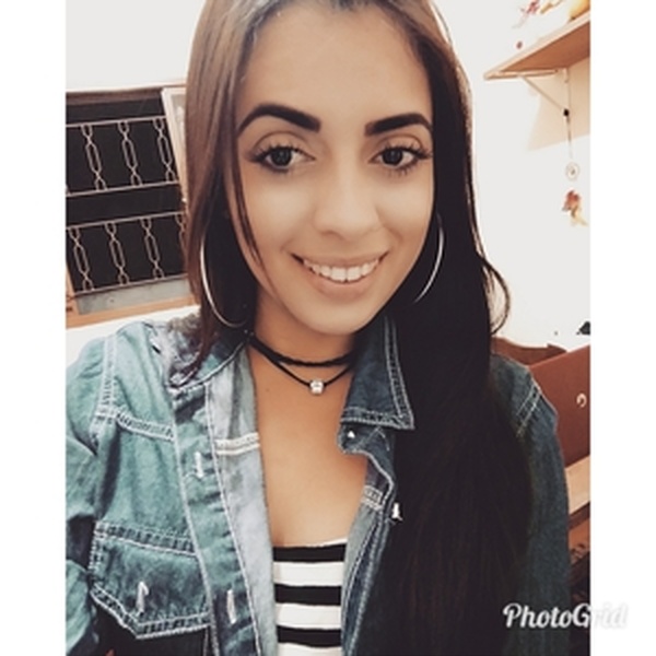 Paula - Prof de redação - Além Ponte