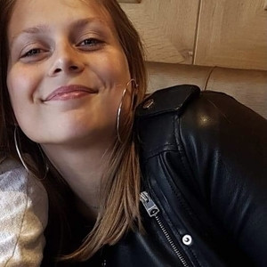 Loane - Prof de néerlandais - Forest