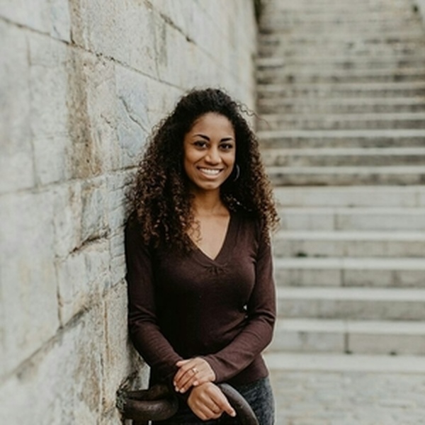 Julia - Prof de Français Scolaire - L'Isle-d'Abeau