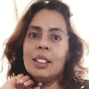 Pollyana - Professor de físico - química - Curitiba