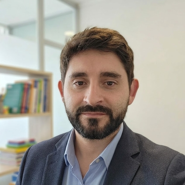Jonathan - Profesor de lenguaje y comunicación - Santiago