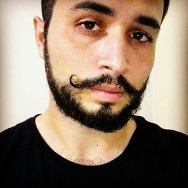 Caio - Professor de inglês - conversação - Angatuba