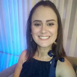 Luciana - Prof de odontologia - 