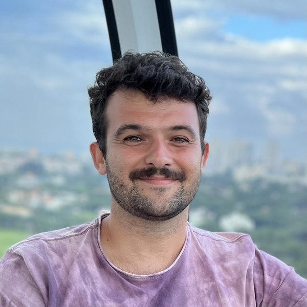 Luís Gustavo - Professor de físico - química - São Carlos