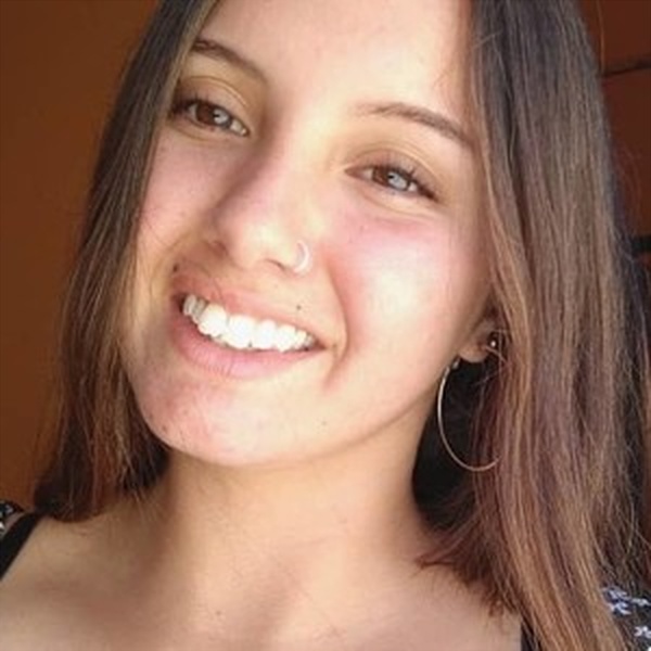 Elizabeth - Profesor de ciencias sociales - Valparaíso