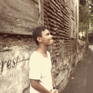 M Aris - Guru montage vidéo - Surabaya
