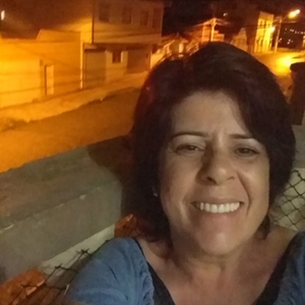 Cláudia - Professor de História da Filosofia - Centro