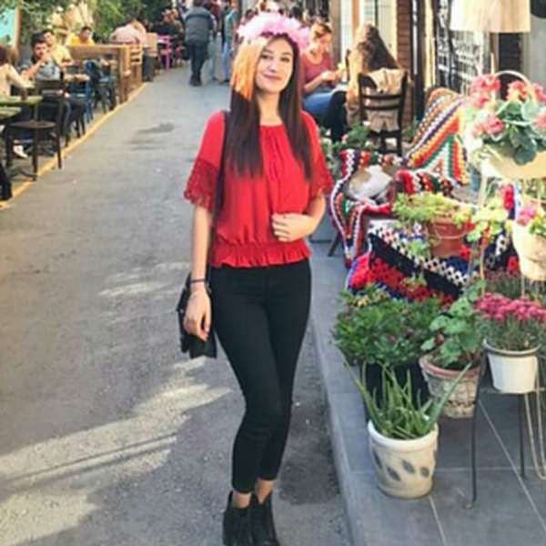 Merve Nur - Okul derslerine destek öğretmeni - Çanakkale