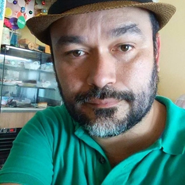 Diego - Profesor de ciencias sociales - Medellín