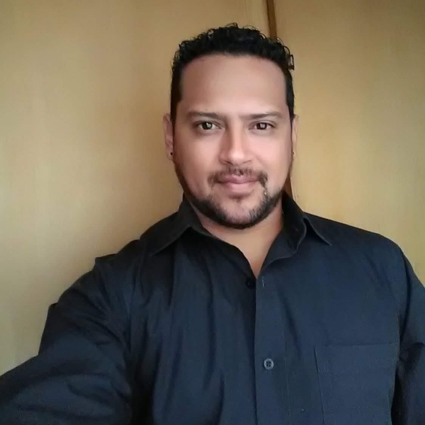 John - prof de Química orgánica - Bogotá