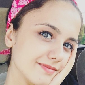 Merve - Ödevlere yardım öğretmeni - Kütahya
