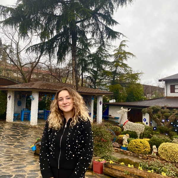 Tuğba - Matematik öğretmeni - İstanbul