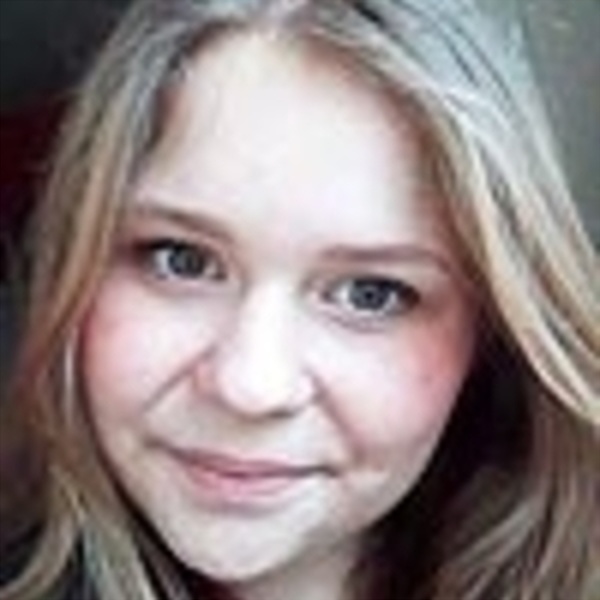 Julia - Französischlehrerin - Frankfurt