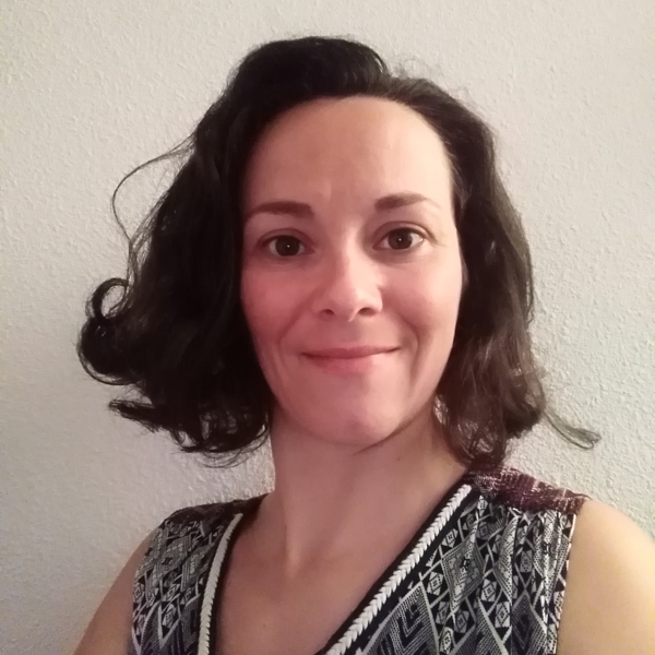 Aurélie - Prof de respiration - Loupes