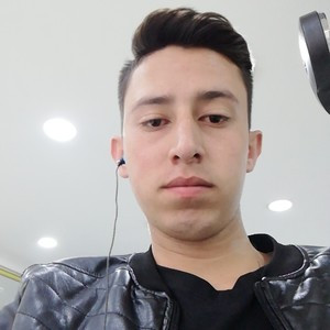 Juan - Profe de cosmetología - Medellín