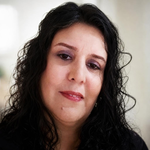 Claudia - Professor de Matemática - 