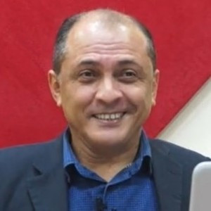 Luciano - Prof de vocabulário - português - Salvador