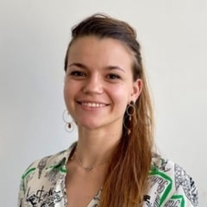 Ella - Prof de management et gestion d'entreprise - Paris