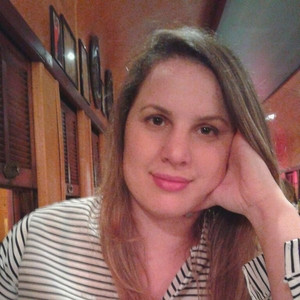 Carla - Profesor economía - Paraná
