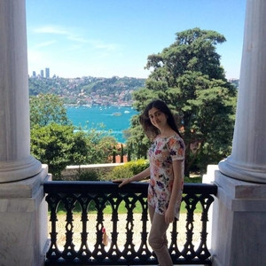 Esra - Tarih öğretmeni - İstanbul