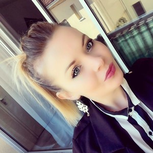 Chloé - Prof d'éducation civique - Sainte-Pazanne