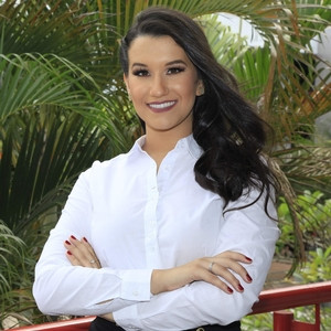 Mariana - Prof de direito civil - Menino Deus