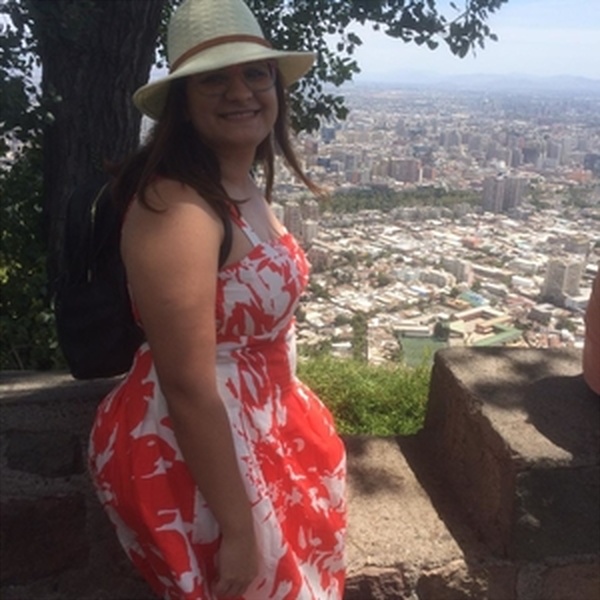 Andrea - profesor de cosmetología - Santiago