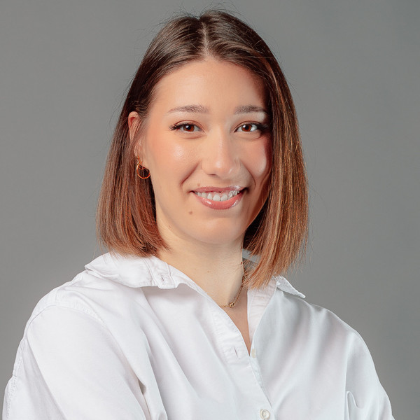 Flora - Prof de soutien scolaire - Argenteuil