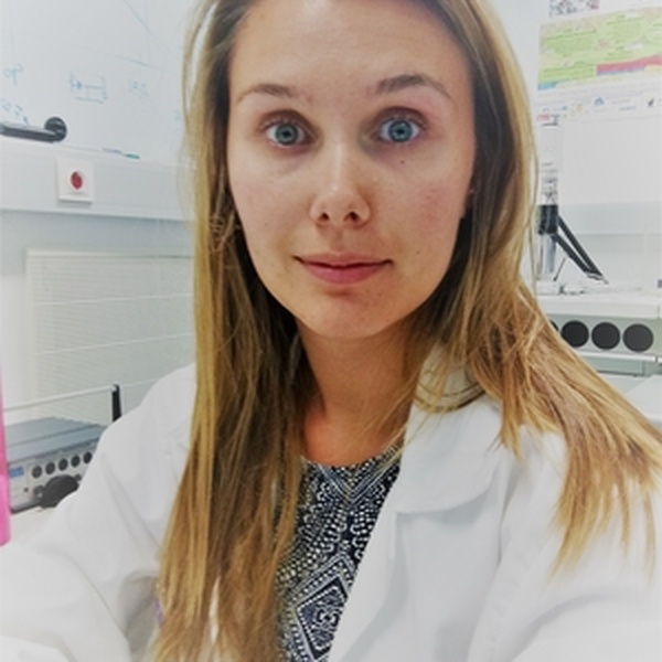 Joana - Professor de química - Almada