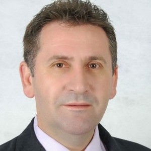 Valdir - Prof de marketing - Bairro São Cristóvão
